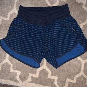 Lululemon tracker shorts 4” size 6